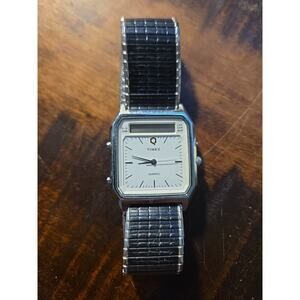 Vintage TIMEX Q Analog Digital Watch Men Alarm Chrono Silver Tone V Cell